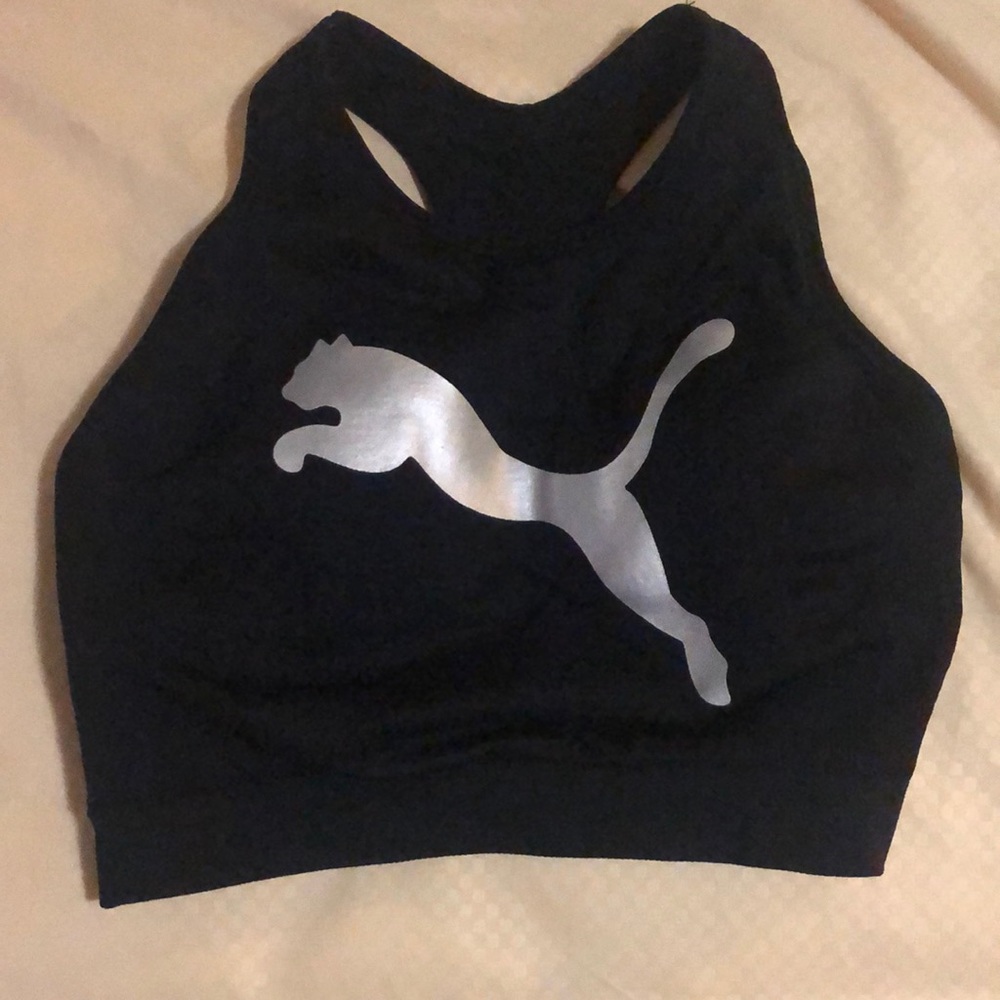 Puma sports bra. Size: M